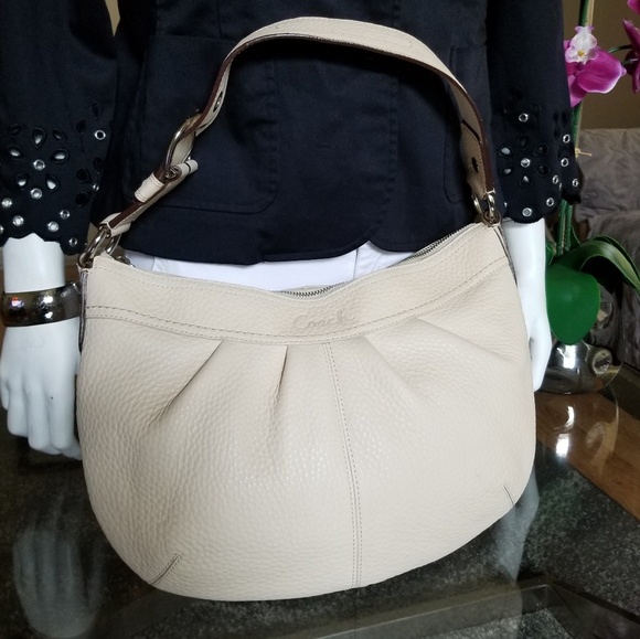 Coach Handbags - Gorgeous COACH Leather Hobo